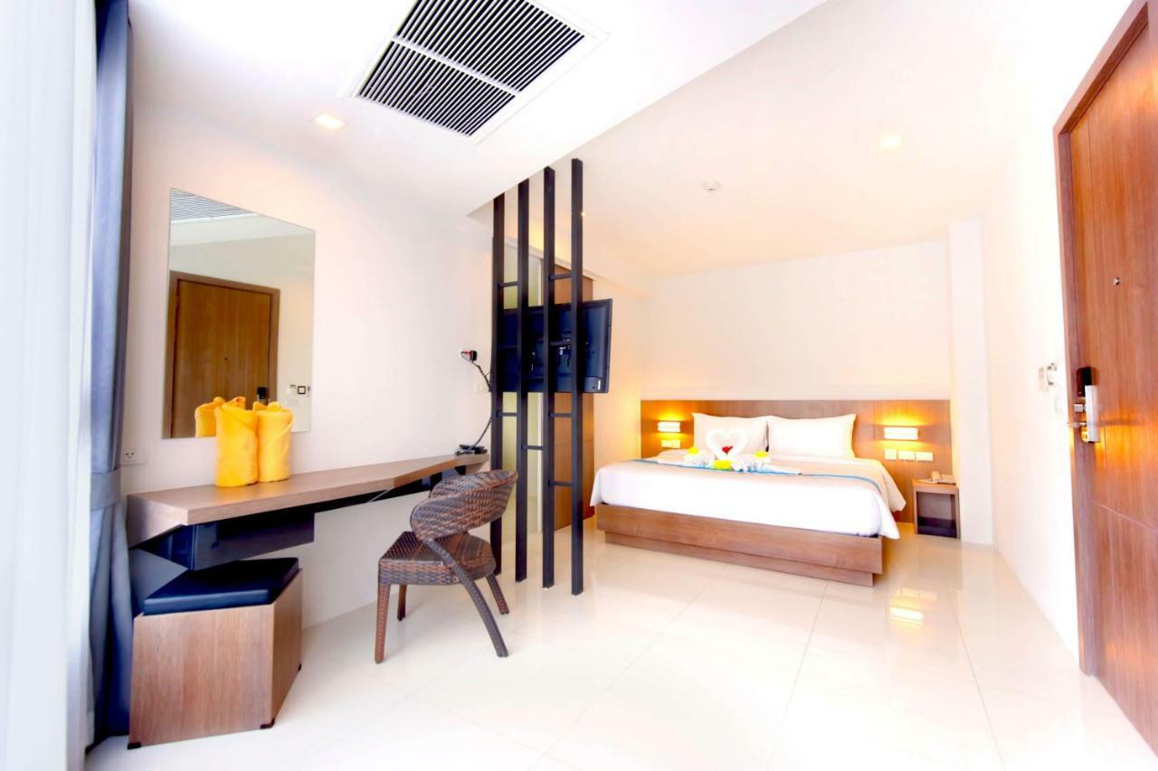 Phoenix Hotel Karon Beach Exterior foto